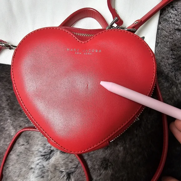 Marc Jacobs Heart Shaped purse - Picture 13 of 16